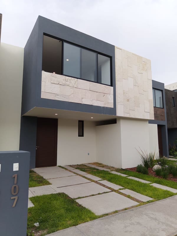 Fachada · Casa en Lombardia Residencial
